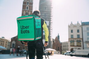 Jak zostać kurierem Uber Eats i zacząć zarabiać?